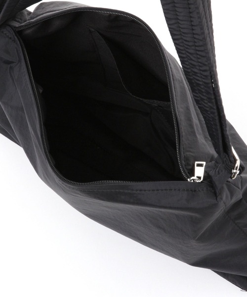 GLOBAL WORK(グローバルワーク)の「撥水軽量ミニショルダー/969858(ショルダーバッグ・レディース・ブラック/アイボリー/マスタード/カーキ/レオパード/ピンク/その他9/ライトブルー/グレー/ベージュ/レッド・ONE SIZE)」の17枚目の写真