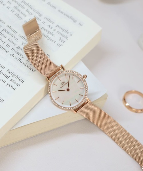 Daniel Wellington（ダニエルウェリントン）の「Petite Bezel Mesh MoP 28mm（アナログ腕時計・レディース・ホワイト×ゴールド/ピンクゴールド/ブラック×シルバー・28mm）」の11枚目の写真