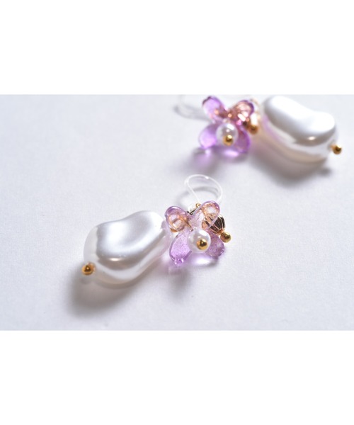 tone（トーン）の「【Astyle】小花樹脂ピアス(MA)（ピアス（両耳用）・レディース・パープル・FREE）」の2枚目の写真
