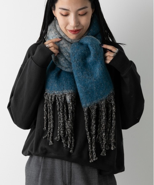 COLONY 2139(コロニートゥーワンスリーナイン)の「グラデーションストール(ストール/ショール・レディース・ブラック/ピンク/イエロー/ブルー・FREE)」の2枚目の写真