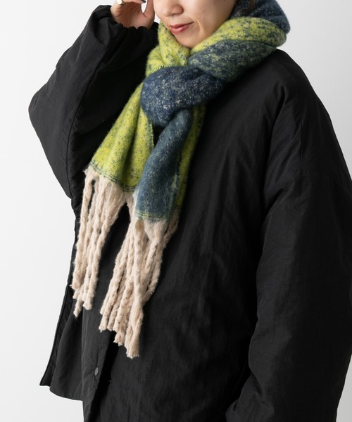 COLONY 2139(コロニートゥーワンスリーナイン)の「グラデーションストール(ストール/ショール・レディース・ブラック/ピンク/イエロー/ブルー・FREE)」の13枚目の写真