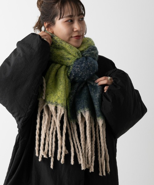 COLONY 2139(コロニートゥーワンスリーナイン)の「グラデーションストール(ストール/ショール・レディース・ブラック/ピンク/イエロー/ブルー・FREE)」の12枚目の写真