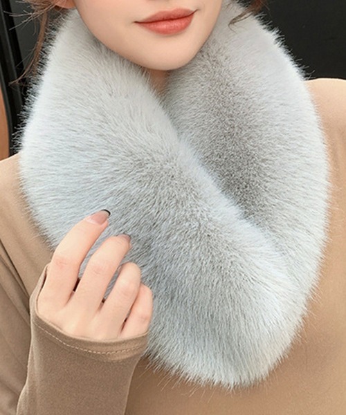 DAY CLOSET（デイ クローゼット）の「【顔周り華やぎ 首元あったか】ふんわり フェイクファー ティペット レディース（ネックウォーマー/スヌード・レディース・モカ/チャコールグレー/グレー/キナリ/ネイビー/ブラック・ONE SIZE）」の5枚目の写真