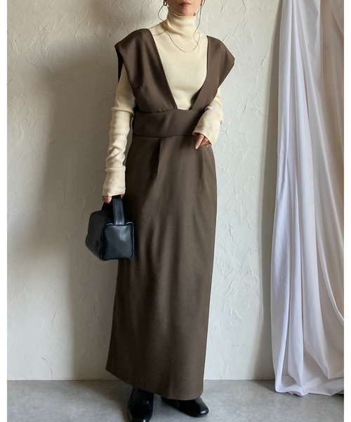 She's Closet（シーズクローゼット）の「ハイウエスト深Vネックロングジャンパースカートワンピース（ジャンパースカート・レディース・ブラック/ブラウン・FREE）」の9枚目の写真