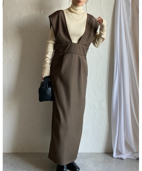 She's Closet（シーズクローゼット）の「ハイウエスト深Vネックロングジャンパースカートワンピース（ジャンパースカート・レディース・ブラック/ブラウン・FREE）」の17枚目の写真
