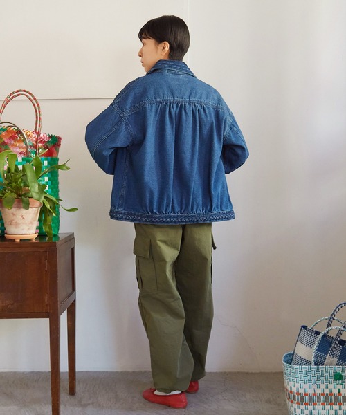 CHILD WOMAN（チャイルドウーマン）の「☆10ozデニム　三つ編みギャザーBIGブルゾン（ブルゾン・レディース・ブルー・FREE）」の7枚目の写真