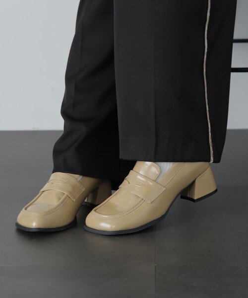 FREE'S MART（フリーズマート）の「ヒールローファー（ローファー・レディース・ベージュ/ブラック・MEDIUM/SMALL）」の8枚目の写真