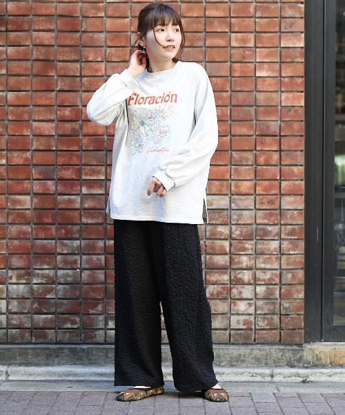 チチカカ（チチカカ）の「フラワーモチーフ刺繍プルオーバー（Tシャツ/カットソー・レディース・ブラック/ライトグレー/ライム・FREE）」の4枚目の写真