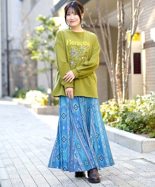 チチカカ（チチカカ）の「フラワーモチーフ刺繍プルオーバー（Tシャツ/カットソー・レディース・ブラック/ライトグレー/ライム・FREE）」の5枚目の写真