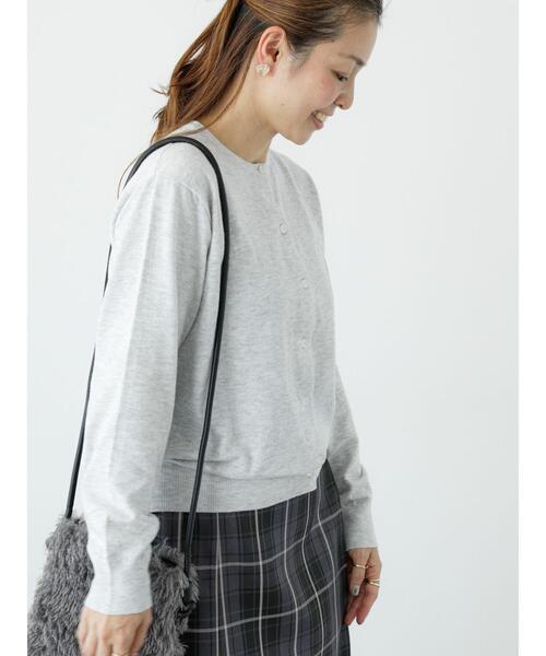 Lugnoncure(ルノンキュール)の「もちもちクルーネックカーディガン(カーディガン/ボレロ・レディース・ブラック/オレンジ/ブルー/グレー・F)」の3枚目の写真