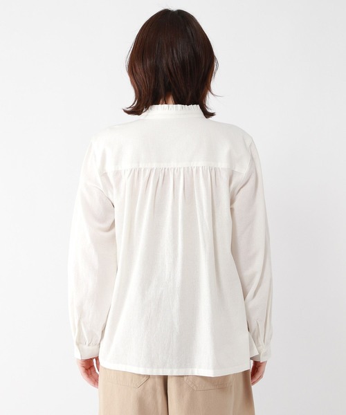 studio CLIP（スタディオクリップ）の「シングルガーゼ襟フリルブラウス[プチ・プラスサイズあり]（シャツ/ブラウス・レディース・その他1/その他2/その他3/ライトグレー/オフホワイト・PF/ﾌﾘｰ(L)/LARGE/MEDIUM）」の17枚目の写真