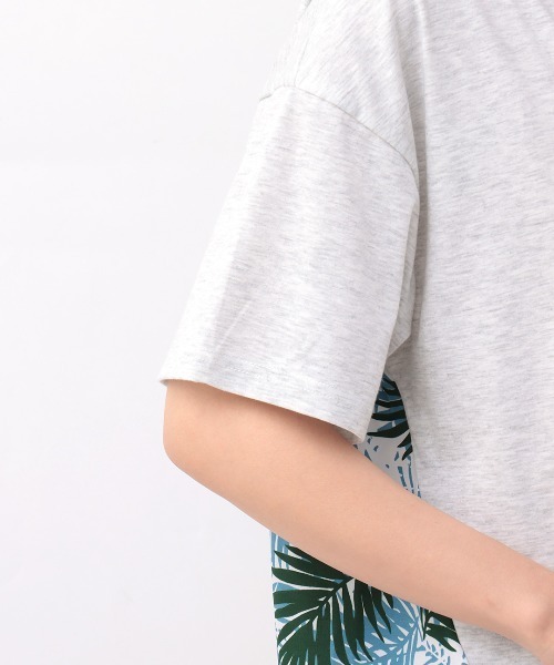 チチカカ(チチカカ)の「リーフプリントコンビプルオーバー(Tシャツ/カットソー・レディース・ブルー/ブラック・FREE)」の13枚目の写真
