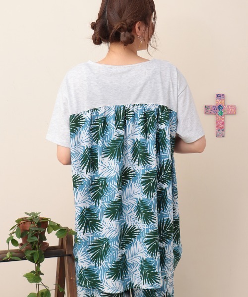 チチカカ(チチカカ)の「リーフプリントコンビプルオーバー(Tシャツ/カットソー・レディース・ブルー/ブラック・FREE)」の6枚目の写真