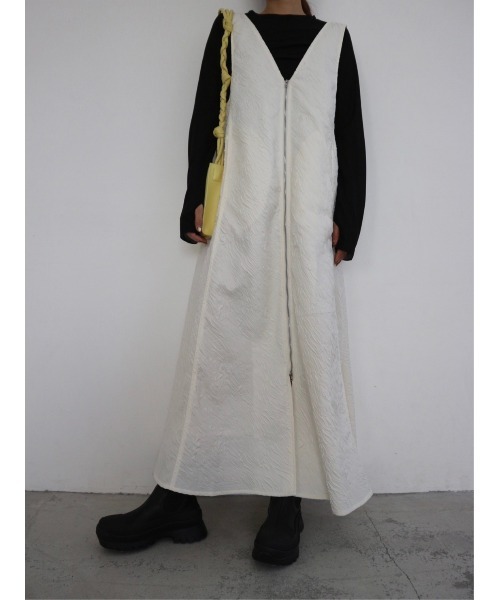 TRUNC（トランクエイティーエイト）の「Jacquard Zip Jumper Skirt（ジャンパースカート・レディース・アイボリー/ブラック・FREE）」の2枚目の写真