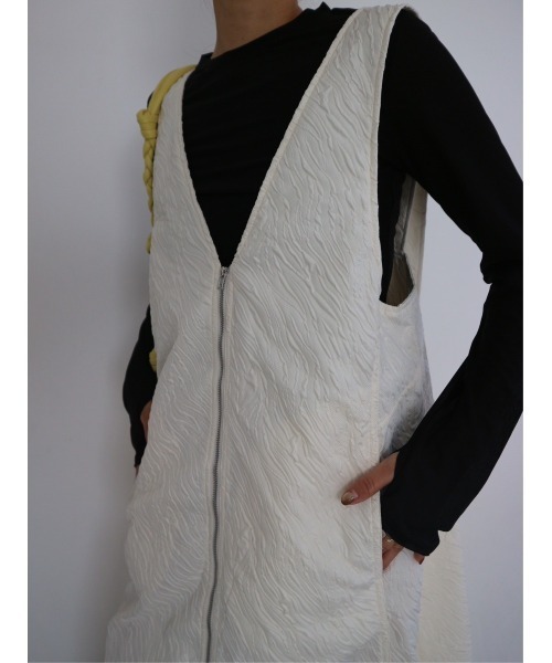 TRUNC（トランクエイティーエイト）の「Jacquard Zip Jumper Skirt（ジャンパースカート・レディース・アイボリー/ブラック・FREE）」の5枚目の写真