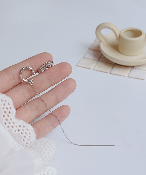 LA VORAGINE（ラ ヴォラジネ）の「ねじりチェーンピアス＆イヤーカフ　2点セット（ピアス（片耳用）・レディース・シルバー/ゴールド・FREE）」の8枚目の写真