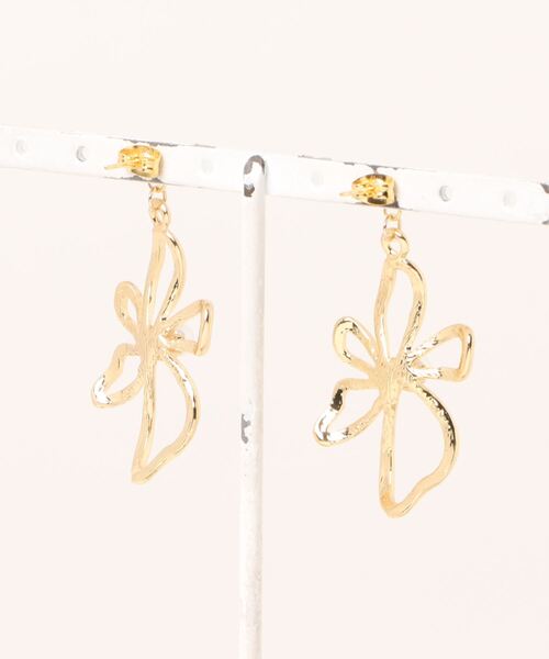 tone(トーン)の「【fuwari】大ぶり お花ピアス サージカルステンレス(MA)(ピアス(両耳用)・レディース・A/B・FREE)」の6枚目の写真