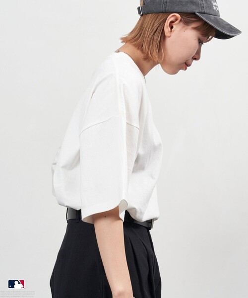 PUBLUX(パブリュクス)の「MLB/エムエルビー MLB 別注 フラワーロゴTシャツ/ユニセックス/ワンポイント刺繍(限定展開)(Tシャツ/カットソー・メンズ・ネイビー/ホワイト系その他/ホワイト/ブラック・SMALL/MEDIUM/LARGE)」の18枚目の写真