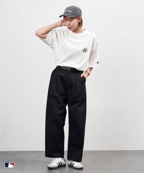 PUBLUX(パブリュクス)の「MLB/エムエルビー MLB 別注 フラワーロゴTシャツ/ユニセックス/ワンポイント刺繍(限定展開)(Tシャツ/カットソー・メンズ・ネイビー/ホワイト系その他/ホワイト/ブラック・SMALL/MEDIUM/LARGE)」の17枚目の写真