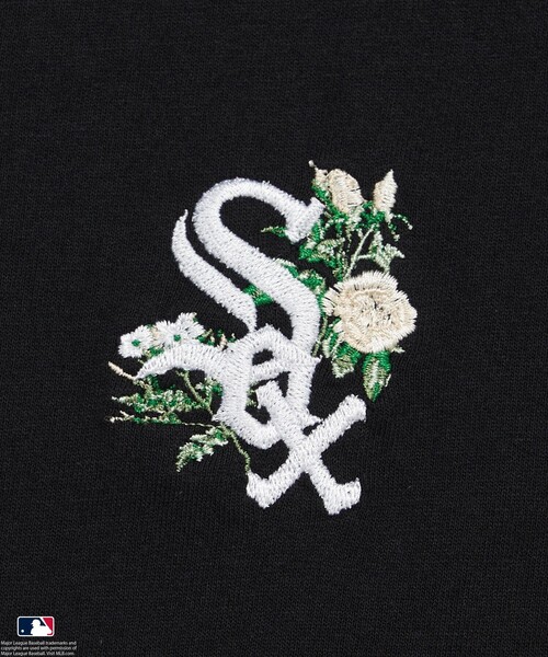 PUBLUX(パブリュクス)の「MLB/エムエルビー MLB 別注 フラワーロゴTシャツ/ユニセックス/ワンポイント刺繍(限定展開)(Tシャツ/カットソー・メンズ・ネイビー/ホワイト系その他/ホワイト/ブラック・SMALL/MEDIUM/LARGE)」の9枚目の写真