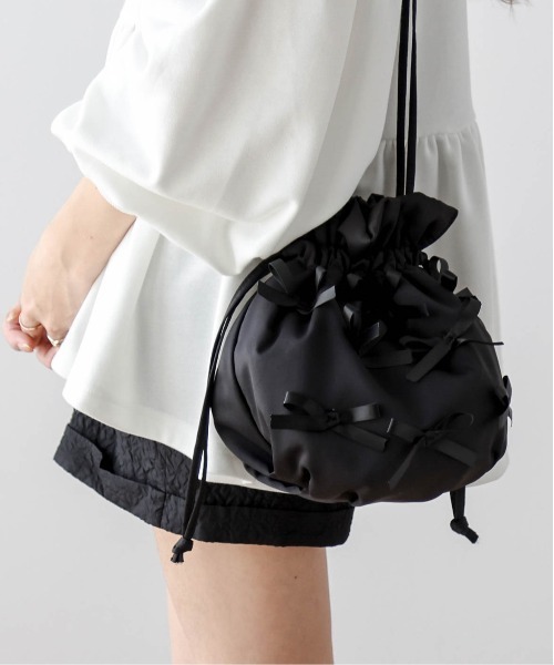 AMELY(エミリー)の「2type巾着バッグ(ショルダーバッグ・レディース・アイボリー/ブラック/ブラック×ブラック・フリー)」の16枚目の写真