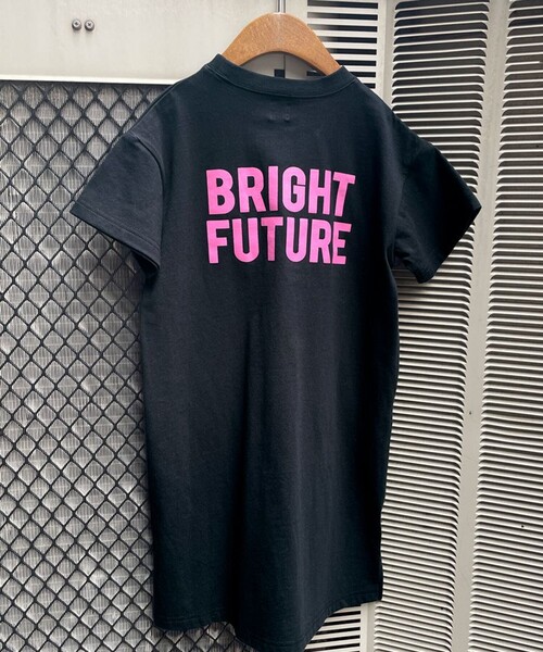 DRC branshes（ディーアールシーブランシェス）の「【WEB限定/DRC/お肌に嬉しい綿100％】サイドスリット半袖ワンピース（ワンピース・キッズ・オフホワイト/チャコールグレー/グリーン/オレンジ/パープル/ブラック・110/150/90/140/100/120/130）」の3枚目の写真