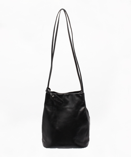 Kastane（カスタネ）の「シンプルショルダーBAG（ショルダーバッグ・レディース・キャメル/ブラック・FREE）」の2枚目の写真