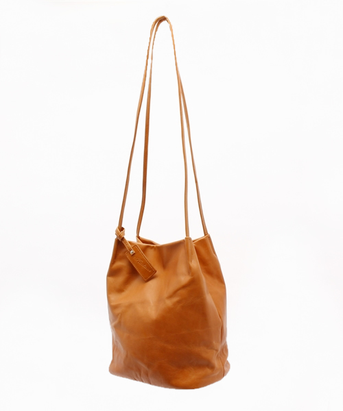 Kastane（カスタネ）の「シンプルショルダーBAG（ショルダーバッグ・レディース・キャメル/ブラック・FREE）」の4枚目の写真