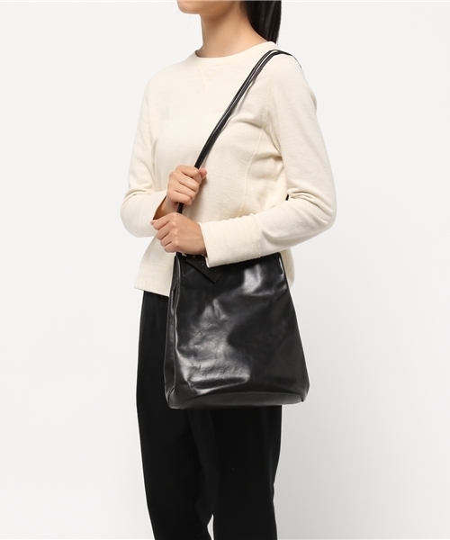 Kastane（カスタネ）の「シンプルショルダーBAG（ショルダーバッグ・レディース・キャメル/ブラック・FREE）」の3枚目の写真