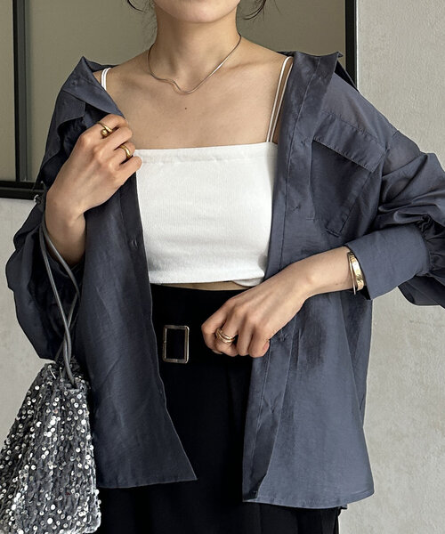 Thevon（ゼボン）の「カップ付きショートキャミ（キャミソール・レディース・チャコールグレー/オフホワイト/ブラック・FREE）」の2枚目の写真