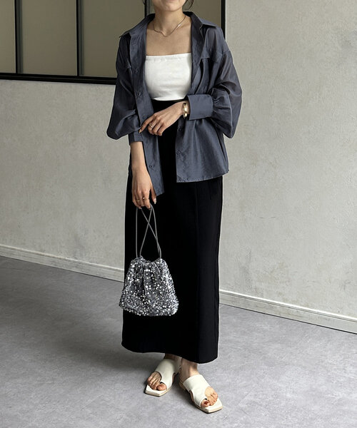 Thevon（ゼボン）の「カップ付きショートキャミ（キャミソール・レディース・チャコールグレー/オフホワイト/ブラック・FREE）」の6枚目の写真