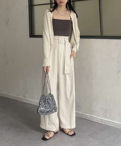 Thevon（ゼボン）の「カップ付きショートキャミ（キャミソール・レディース・チャコールグレー/オフホワイト/ブラック・FREE）」の12枚目の写真