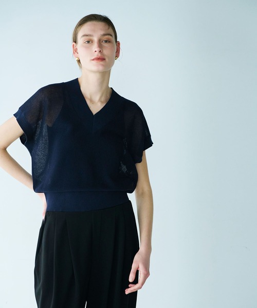 N.O.R.C（ノーク）の「Vネックニットベスト（ベスト・レディース・ネイビー/グリーン・フリー）」の2枚目の写真