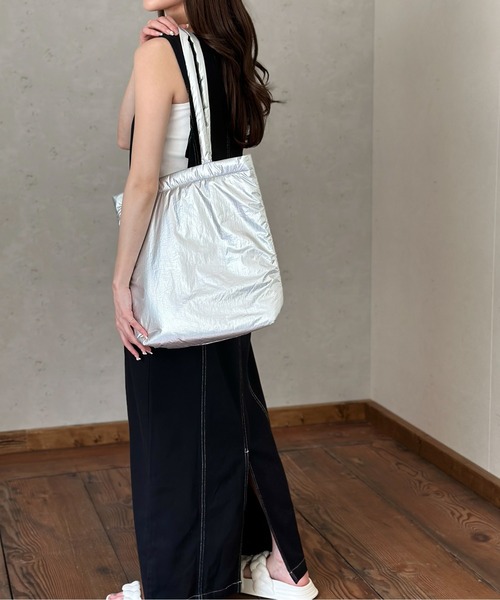 Per sist ence(パーシエンス)の「シャイニーメタリックA4トート(トートバッグ・レディース・ブラック/シルバー/ブロンズ/アイボリー・FREE)」の14枚目の写真