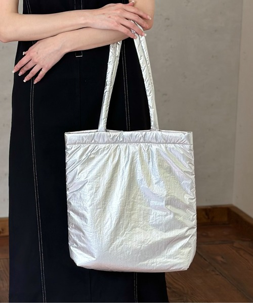 Per sist ence(パーシエンス)の「シャイニーメタリックA4トート(トートバッグ・レディース・ブラック/シルバー/ブロンズ/アイボリー・FREE)」の15枚目の写真