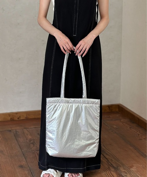 Per sist ence(パーシエンス)の「シャイニーメタリックA4トート(トートバッグ・レディース・ブラック/シルバー/ブロンズ/アイボリー・FREE)」の16枚目の写真