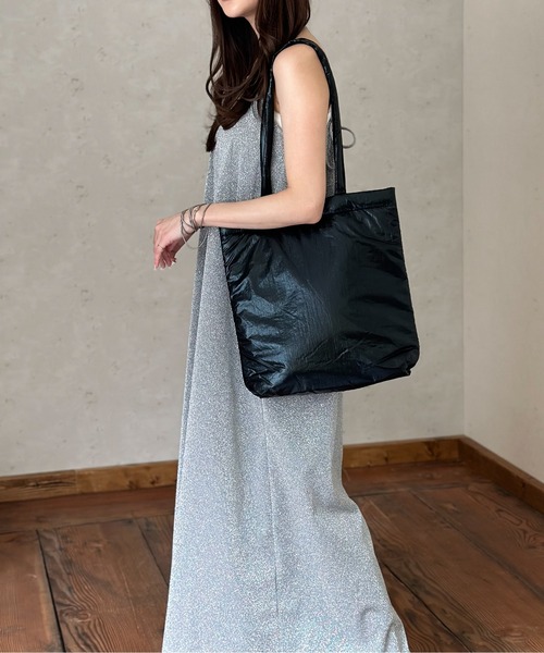 Per sist ence(パーシエンス)の「シャイニーメタリックA4トート(トートバッグ・レディース・ブラック/シルバー/ブロンズ/アイボリー・FREE)」の18枚目の写真