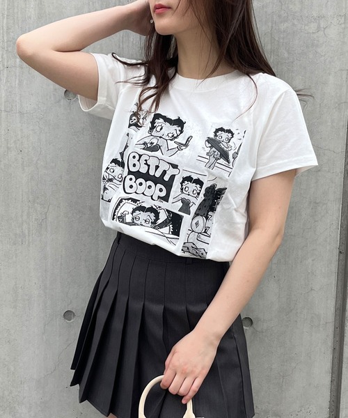 GLAMOROUS JANE(グラマラスジェーン)の「BETTY BOOPモノクロプリントTシャツ(Tシャツ/カットソー・レディース・チャコールグレー/オフホワイト/ブラック・FREE)」の5枚目の写真