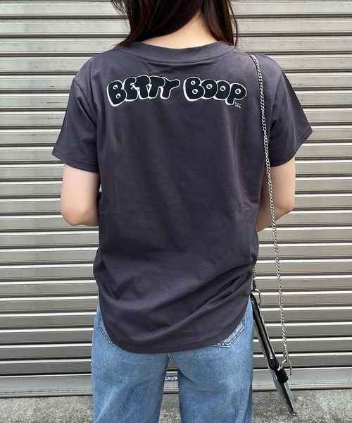 GLAMOROUS JANE(グラマラスジェーン)の「BETTY BOOPモノクロプリントTシャツ(Tシャツ/カットソー・レディース・チャコールグレー/オフホワイト/ブラック・FREE)」の14枚目の写真