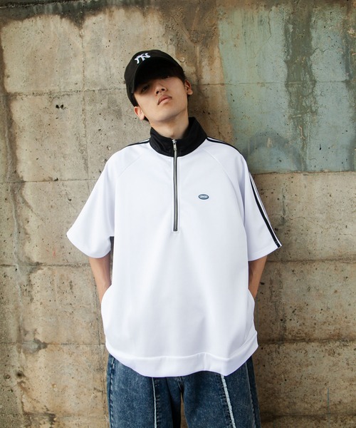 UNCORD（アンコード）の「【UNCORD】 half zip oversize half sleeve track jacket / ハーフジップ オーバーサイズ ハーフスリーブ カットソー（Tシャツ/カットソー・メンズ・ブラック×ホワイト/グレー系1/チャコール/ブラック/ホワイト×ブラック/オフホワイト/グレー/グレー系・MEDIUM/LARGE/X-LARGE）」の2枚目の写真