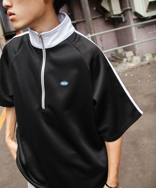 UNCORD（アンコード）の「【UNCORD】 half zip oversize half sleeve track jacket / ハーフジップ オーバーサイズ ハーフスリーブ カットソー（Tシャツ/カットソー・メンズ・ブラック×ホワイト/グレー系1/チャコール/ブラック/ホワイト×ブラック/オフホワイト/グレー/グレー系・MEDIUM/LARGE/X-LARGE）」の4枚目の写真
