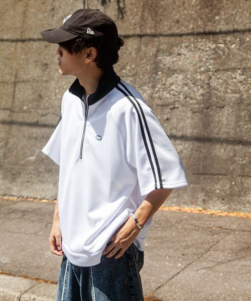 UNCORD（アンコード）の「【UNCORD】 half zip oversize half sleeve track jacket / ハーフジップ オーバーサイズ ハーフスリーブ カットソー（Tシャツ/カットソー・メンズ・ブラック×ホワイト/グレー系1/チャコール/ブラック/ホワイト×ブラック/オフホワイト/グレー/グレー系・MEDIUM/LARGE/X-LARGE）」の21枚目の写真