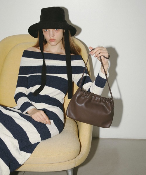 EFOLE(エフォル)の「Drawstring shoulder bag / ドローストリング ショルダー バッグ(ショルダーバッグ・レディース・ブラック/ブラウン・FREE)」の21枚目の写真