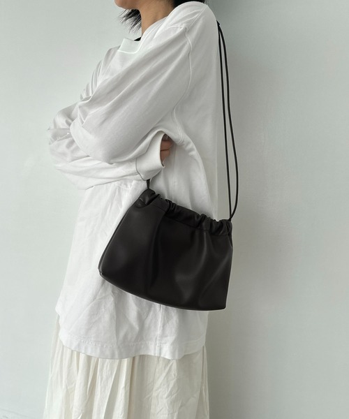 EFOLE(エフォル)の「Drawstring shoulder bag / ドローストリング ショルダー バッグ(ショルダーバッグ・レディース・ブラック/ブラウン・FREE)」の18枚目の写真