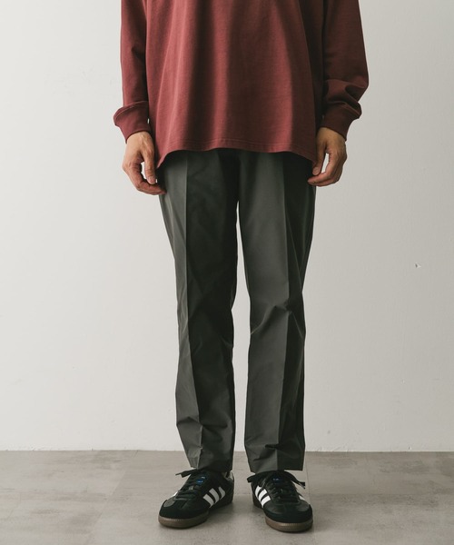 URBAN RESEARCH DOORS（アーバンリサーチドアーズ）の「ストレッチテーパードトラウザー（その他パンツ・メンズ・ブラック/グリーン系その他・SMALL/MEDIUM/LARGE）」の3枚目の写真