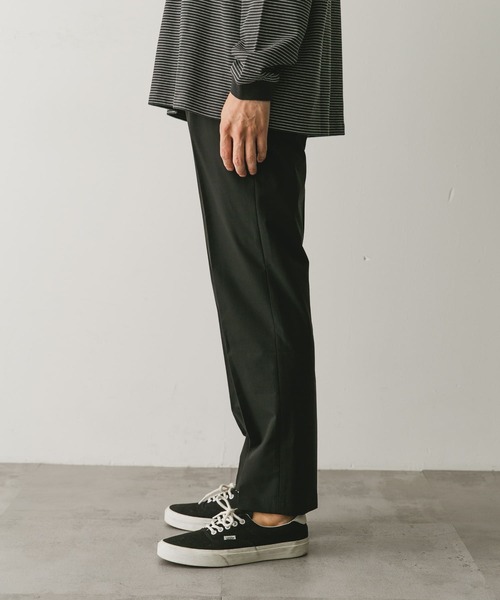 URBAN RESEARCH DOORS（アーバンリサーチドアーズ）の「ストレッチテーパードトラウザー（その他パンツ・メンズ・ブラック/グリーン系その他・SMALL/MEDIUM/LARGE）」の7枚目の写真