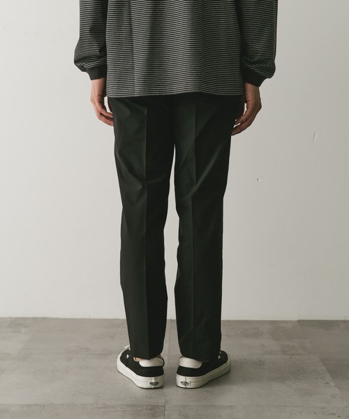URBAN RESEARCH DOORS（アーバンリサーチドアーズ）の「ストレッチテーパードトラウザー（その他パンツ・メンズ・ブラック/グリーン系その他・SMALL/MEDIUM/LARGE）」の8枚目の写真