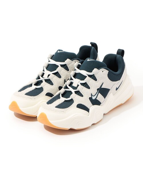 NIKE(ナイキ)の「Nike テックヘラ(スニーカー・レディース・グレー系その他・25/24/23)」の1枚目の写真