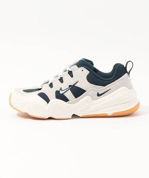 NIKE(ナイキ)の「Nike テックヘラ(スニーカー・レディース・グレー系その他・25/24/23)」の3枚目の写真