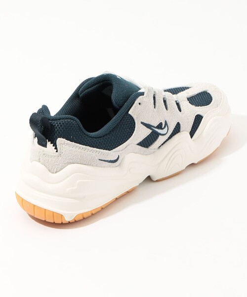 NIKE(ナイキ)の「Nike テックヘラ(スニーカー・レディース・グレー系その他・25/24/23)」の5枚目の写真